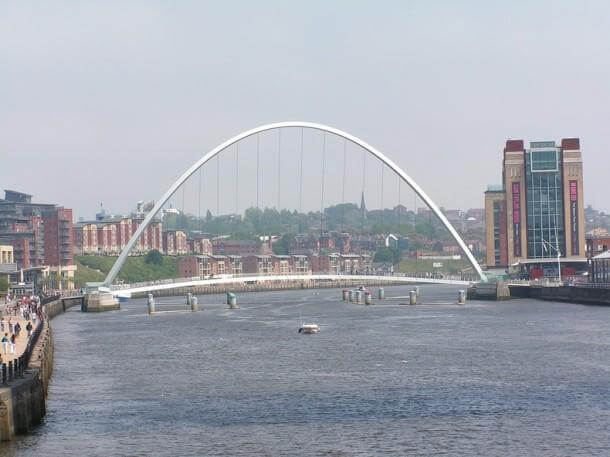 Engineering at Its Best - The Gateshead Millennium Bridge 3