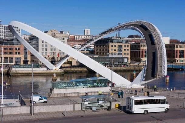 Engineering at Its Best - The Gateshead Millennium Bridge 4