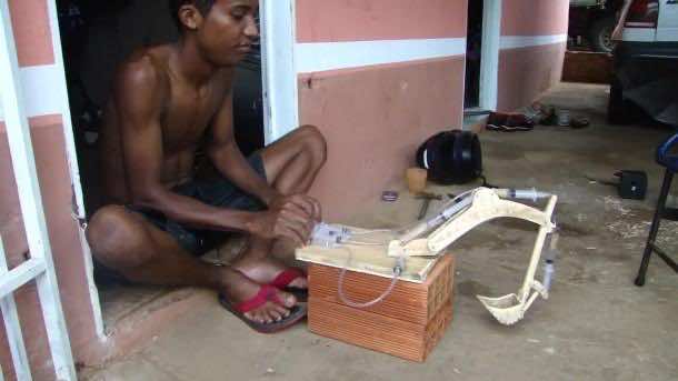 Genius Youngster – Scale Model made from scrap and it Works 2