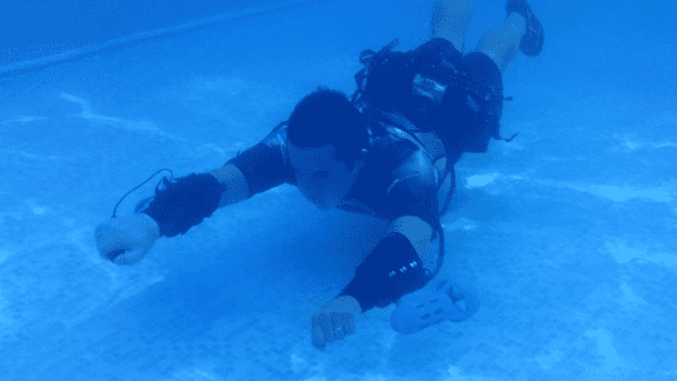 x2 Underwater Jet Pack in action