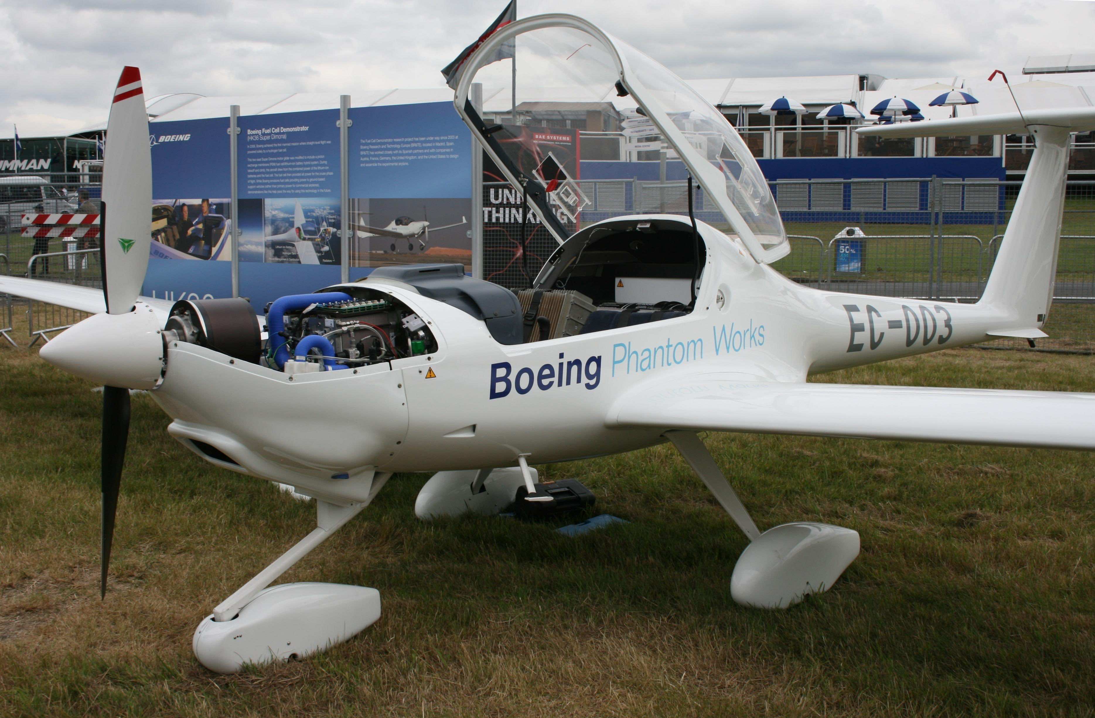 Boeing_Fuel_Cell_Demonstrator_AB1