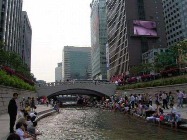 2 Seoul River, South Korea 2011