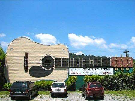 3. Grand Guitar, Tennessee, USA