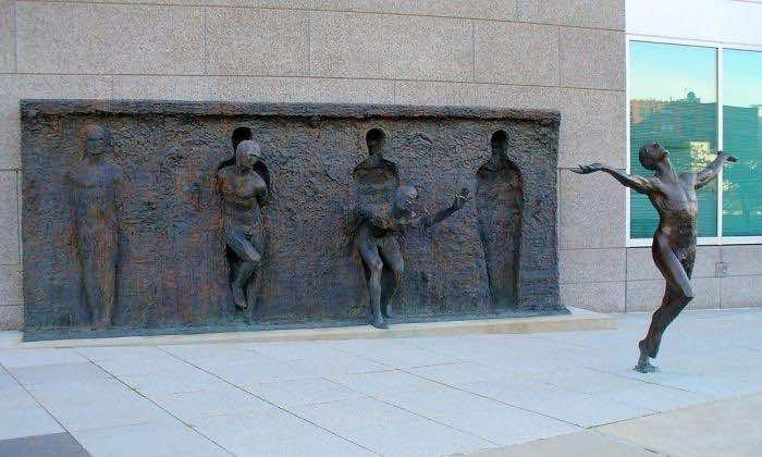 Escape the mold- sculpture