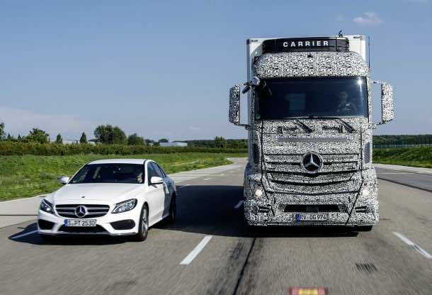 Mercedes-Benz Blind Spot Assist / Changing Lanes - Spurwechsel
