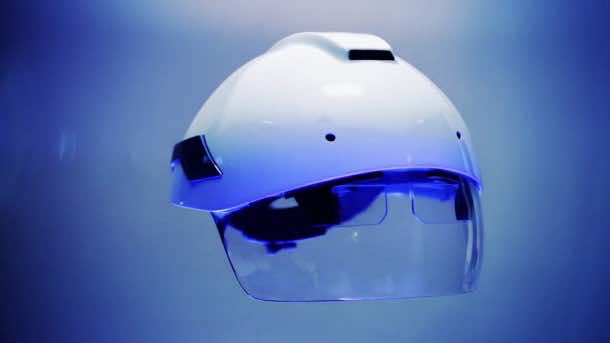 Make Use of AR at Work Place – Smart Helmet by DAQRI