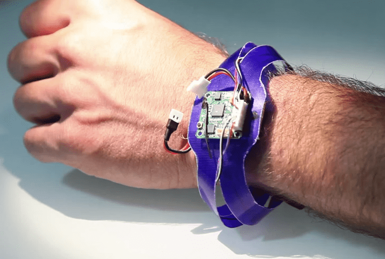 Nixie – Bracelet that Transforms into a Quadcopter with Camera3