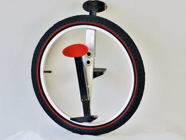 Lunicycle Makes Riding a Unicycle Easy3