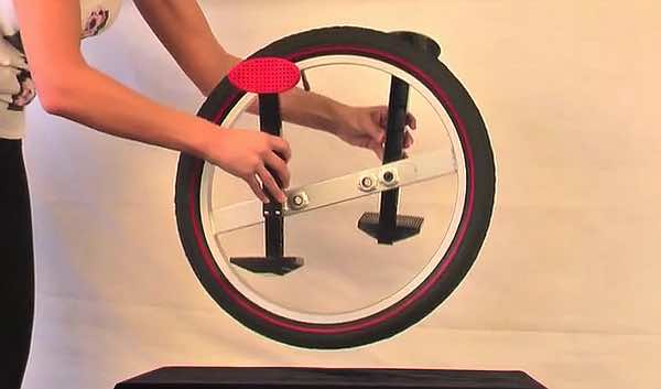 Lunicycle Makes Riding a Unicycle Easy4