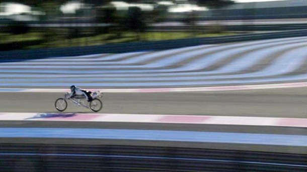 Francois Gissy Managed 333 km:h on Rocket-powered Bicycle