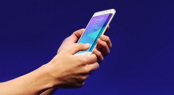 Galaxy Note Edge Debuts in US4