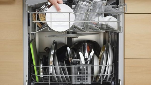 Here's What Goes On Inside Your Dishwasher