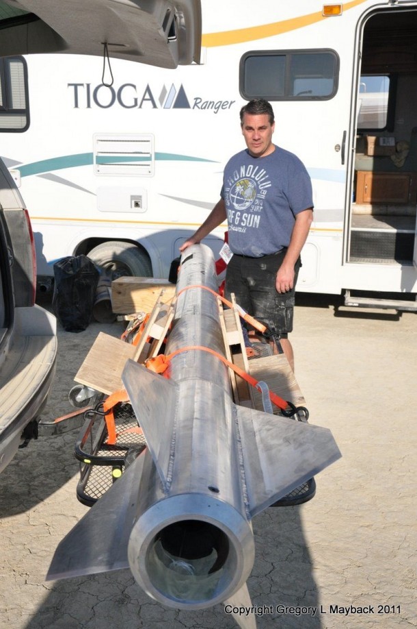 Homemade Rocket Reaches a Height of 121,000 ft18