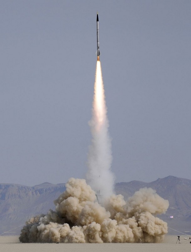 Homemade Rocket Reaches a Height of 121,000 ft29