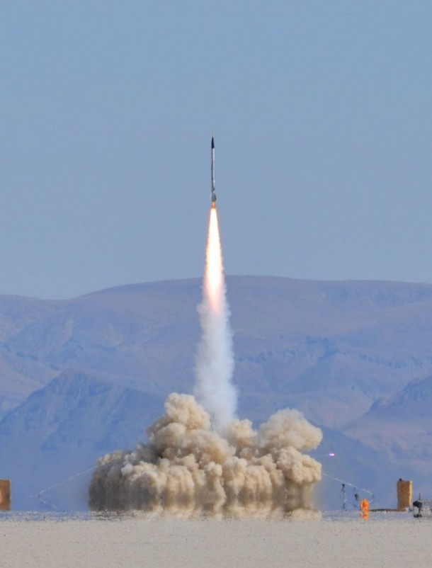 Homemade Rocket Reaches a Height of 121,000 ft8
