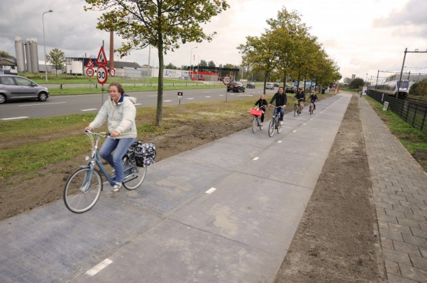 Netherlands Opening Solar Powered Bike Path - SolaRoad