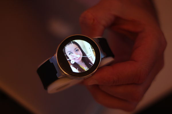 Alcatel OneTouch Watch for iOS and Android3