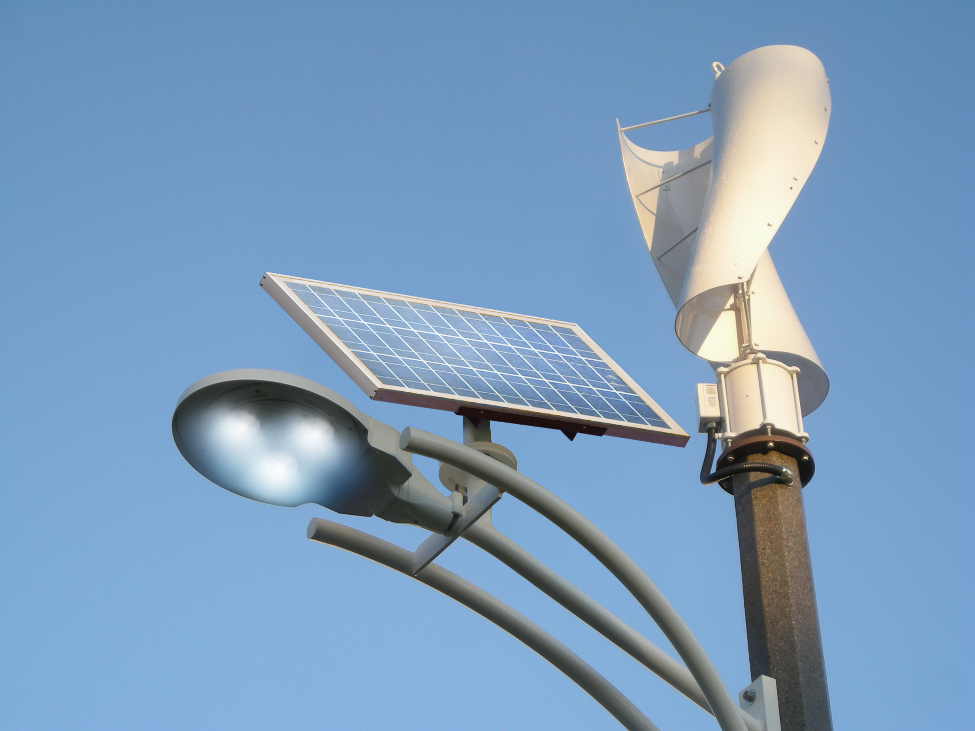 Here Comes A Streetlight That Runs On Wind And Solar Energy