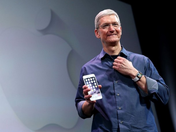 Tim Cook Talks about Apple iwatch2