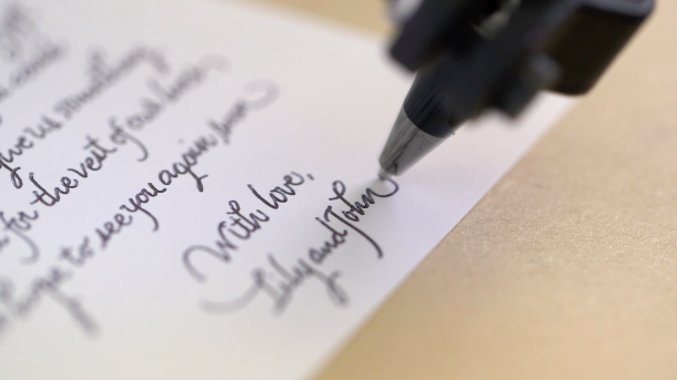 Bond Robot can Replicate Your Handwriting Only Better