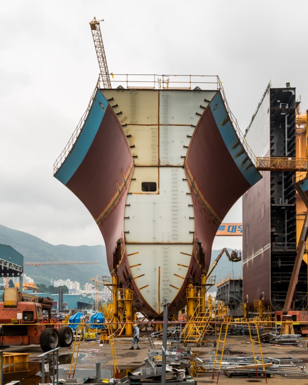 World’s Largest Ship being Constructed in South Korea2