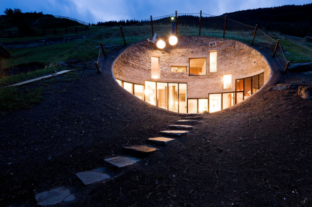 15 Amazing Houses That Have been built in Nature 5