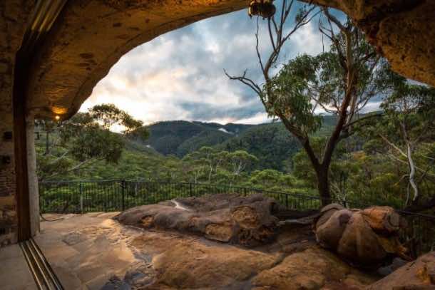Amazing Clifftop Cave Home in Blue Mountains 8