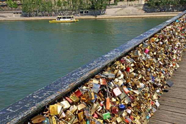 Lover Locks Pont des Arts bridge