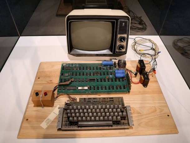 This Woman Almost Recycled 1st Generation Apple Computer 3