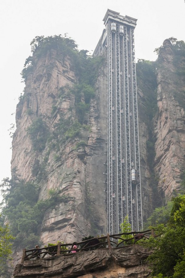 Hundred Dragons Elevator – Why China Is Famous For Structures
