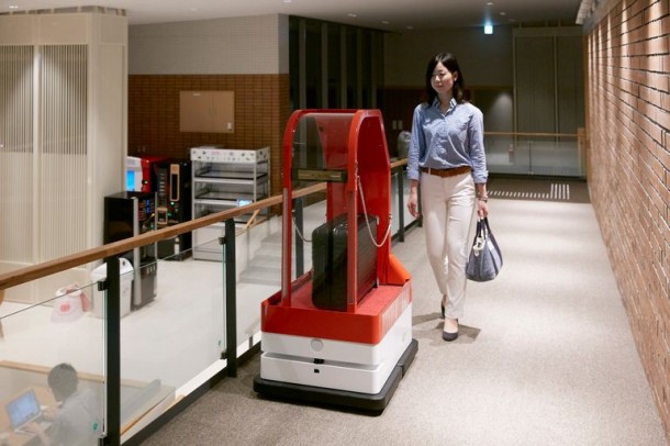 Strange Hotel In Japan Has Robotic Staff 3
