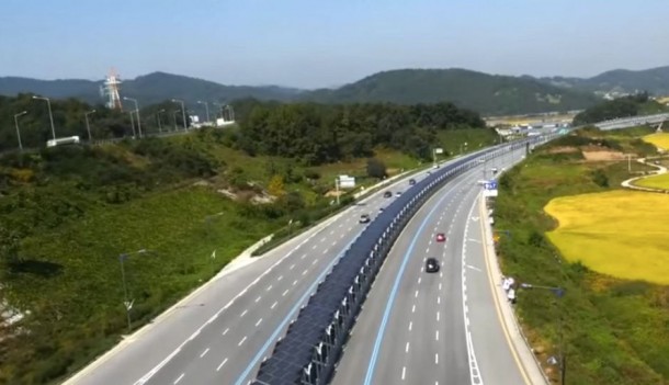 Korean Solar Bike Lane Offers Shade 3
