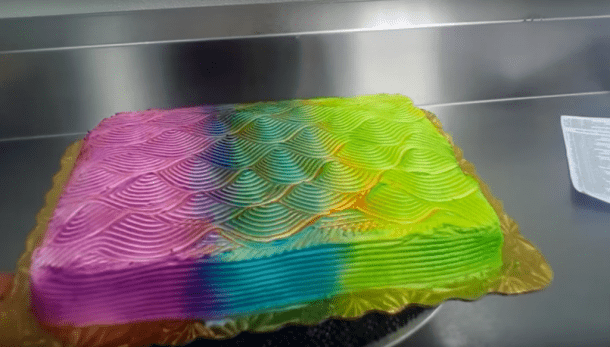 Can You Explain The Science Behind This Color Changing Cake 2