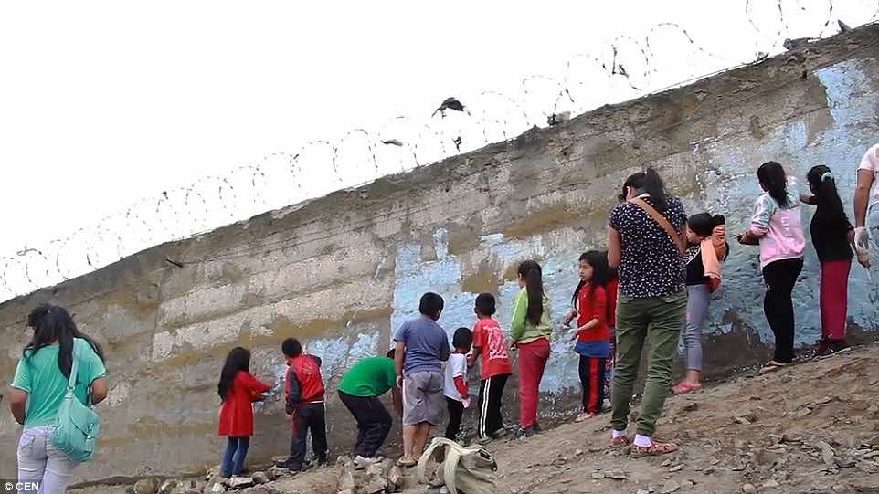 Lima's wall of shame3
