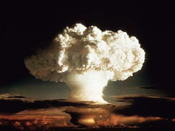 The Difference Between A Hydrogen And Atomic Bomb featured