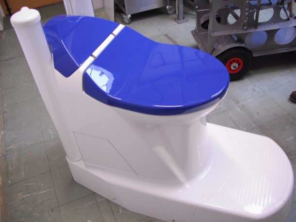 This Toilet Can Transform Waste Into Water and Electricity 2