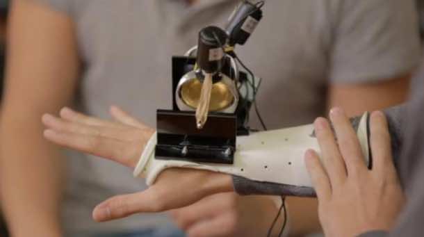 GyroGlove Dampens Hand Tremors Suffered By Parkinson’s Patients