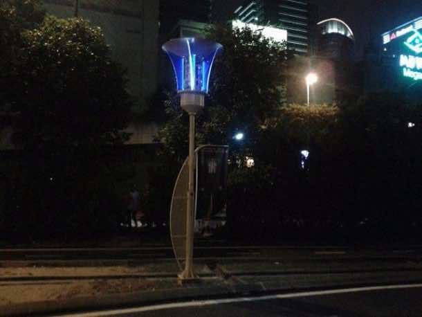 street lights recharging and killing mosquitoes2