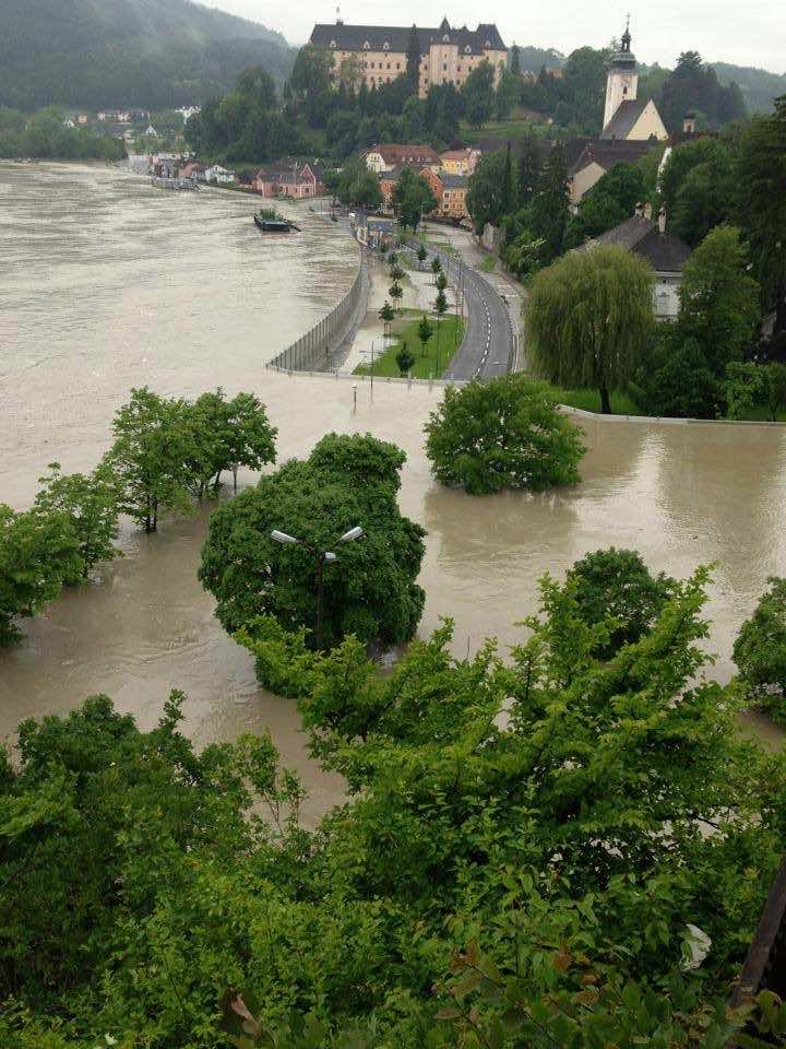 Flood wall Austria metal2