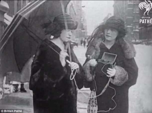 The World’s Very First Mobile Phone Shown Off In A Video From 1922 3