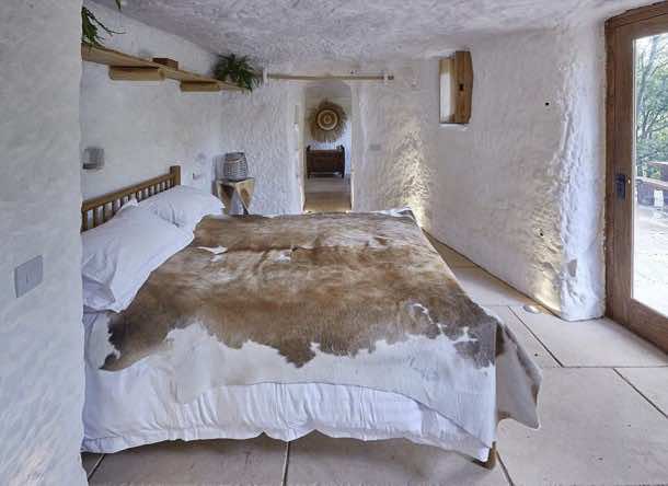This Man Spent 1,000 Hours In Transforming This Cave Into Dream Home 2