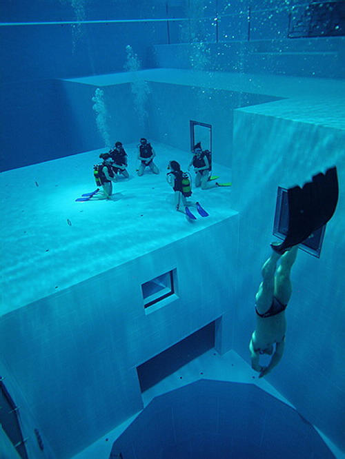 Check Out The Deepest Pool In The World 4
