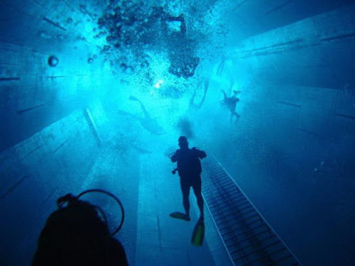 Check Out The Deepest Pool In The World 7