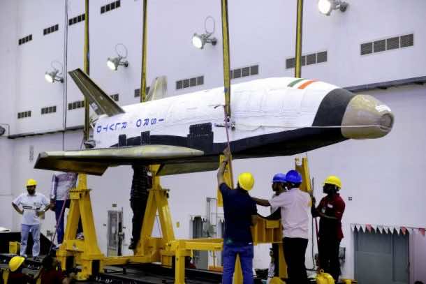 Here Are The Amazing Pictures From The Indias First Ever Space Shuttle Launch_Image 1