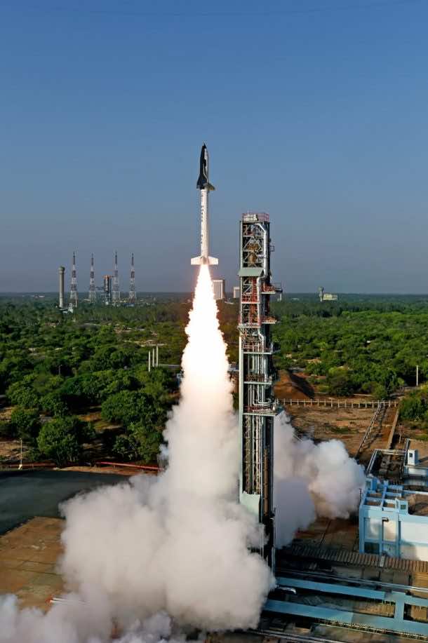 Here Are The Amazing Pictures From The Indias First Ever Space Shuttle Launch_Image 7