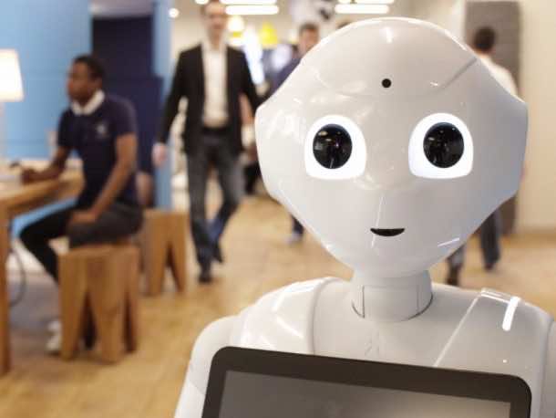 Pepper The Robot Is Now A Pizza Hut Cashier_Image 2
