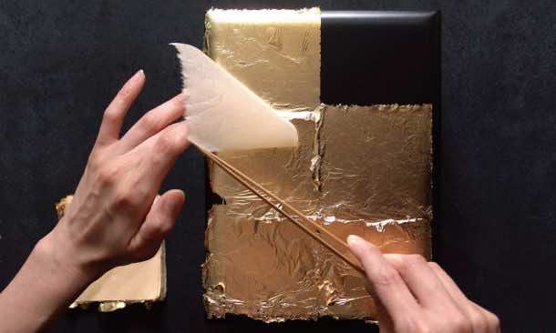 The Old School Method of Making Impossibly Thin Gold Leaves from a Tiny Piece of Gold_Image 3