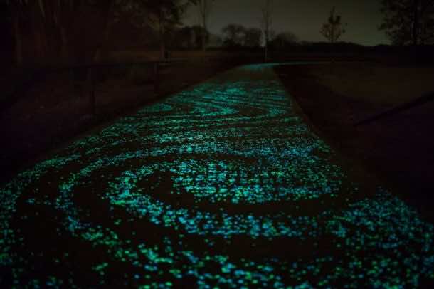 Who Needs Streetlights Glow In The Dark Sidewalks Make Late Night Walks More Dreamy_Image 5