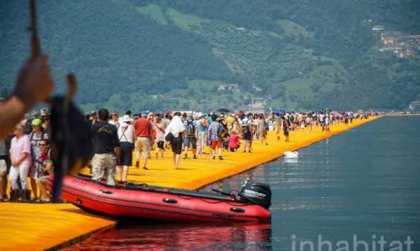 620,000 People Walk On Water Of Lake Iseo_Image 16