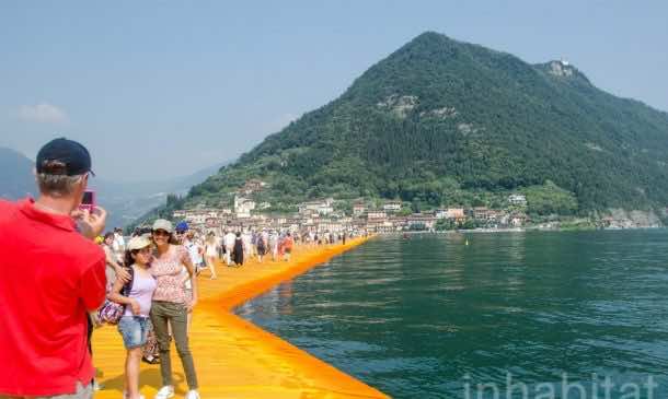 620,000 People Walk On Water Of Lake Iseo_Image 7